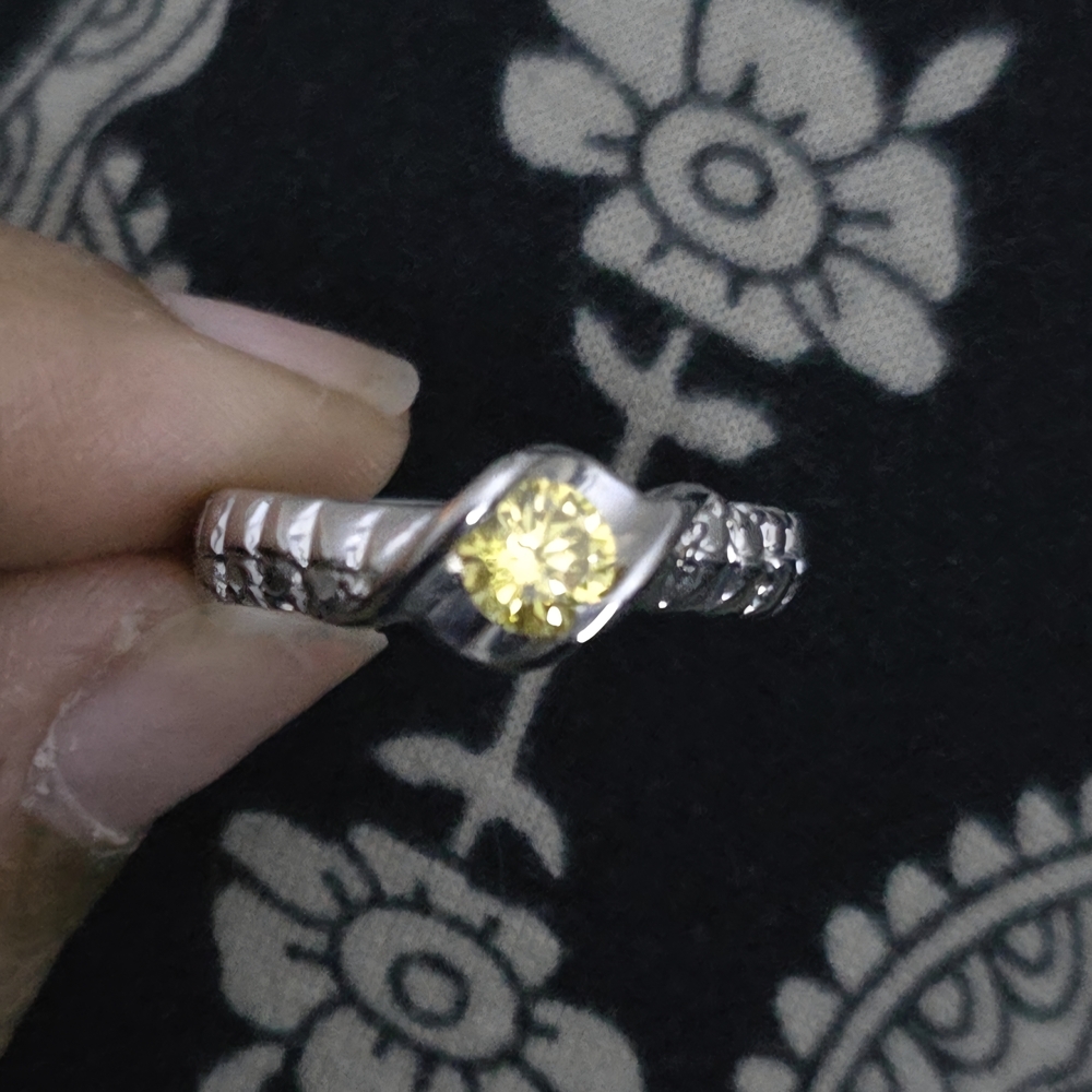 Fragrant Jewels Silver Yellow Ring with Modern Design